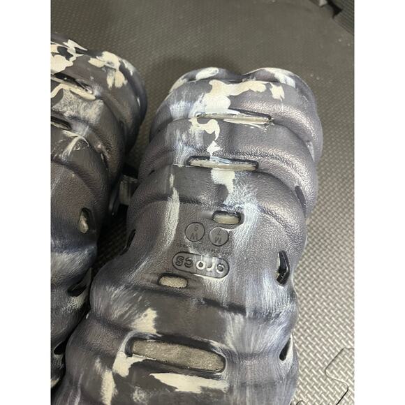 CROCS Unisex Echo Black White BLUE Gray Marbled Super‎ Comfy Clog Shoes 9 Womens - Picture 6 of 7